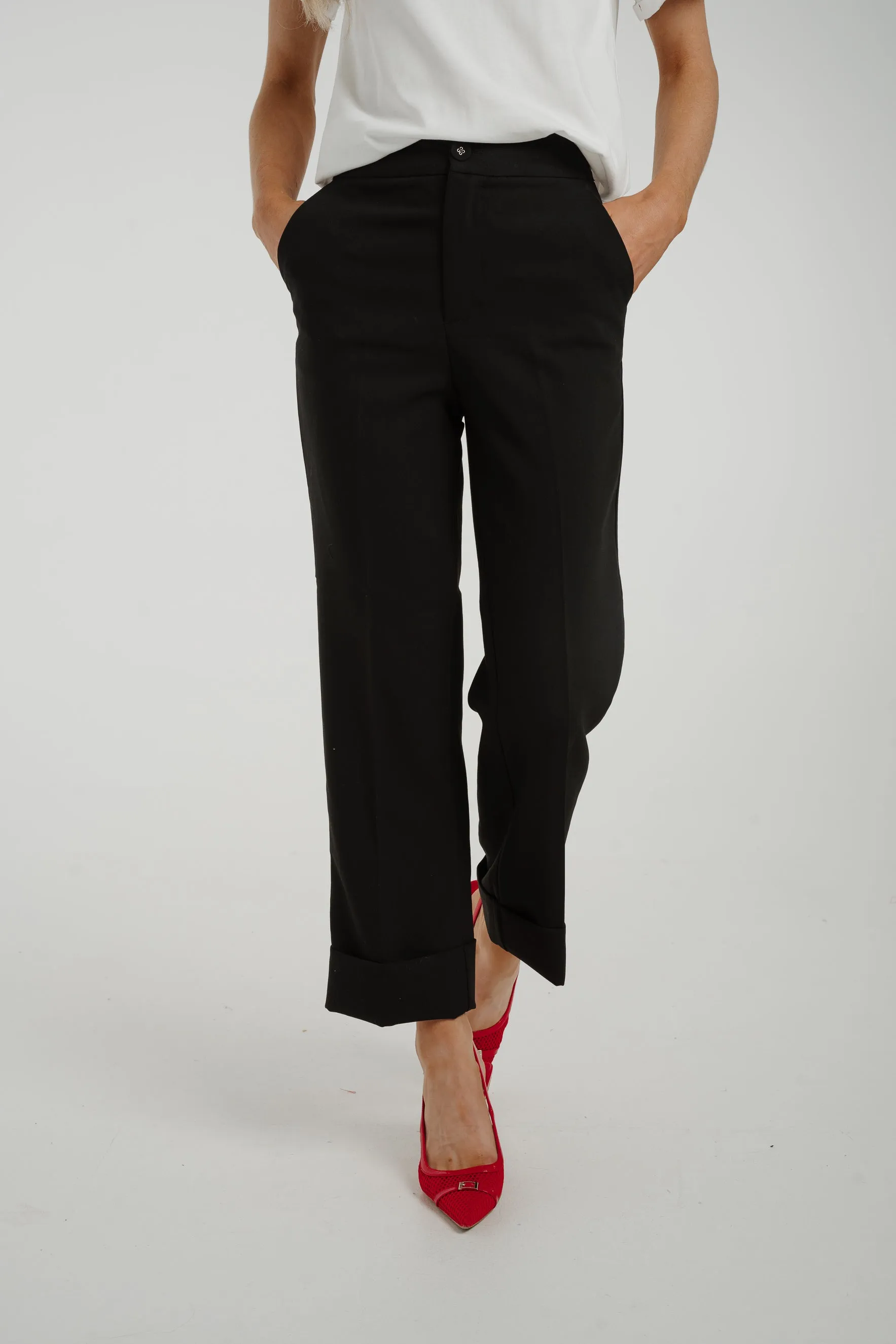 Cindy Cropped Straight Leg Trouser In Black