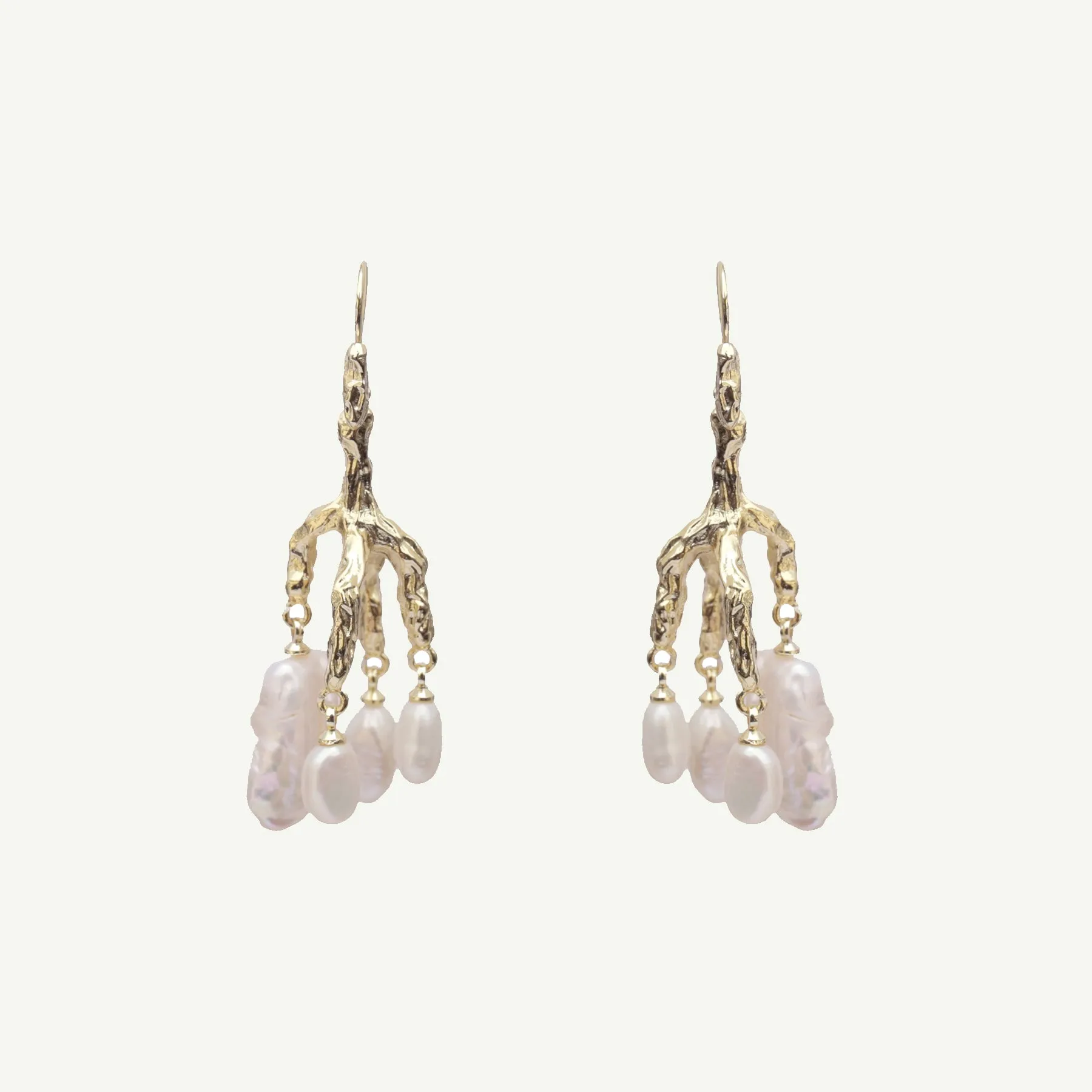 Delia Pearl Earrings