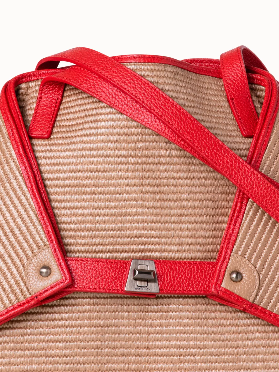 Medium Ai Shultertasche aus Raffia