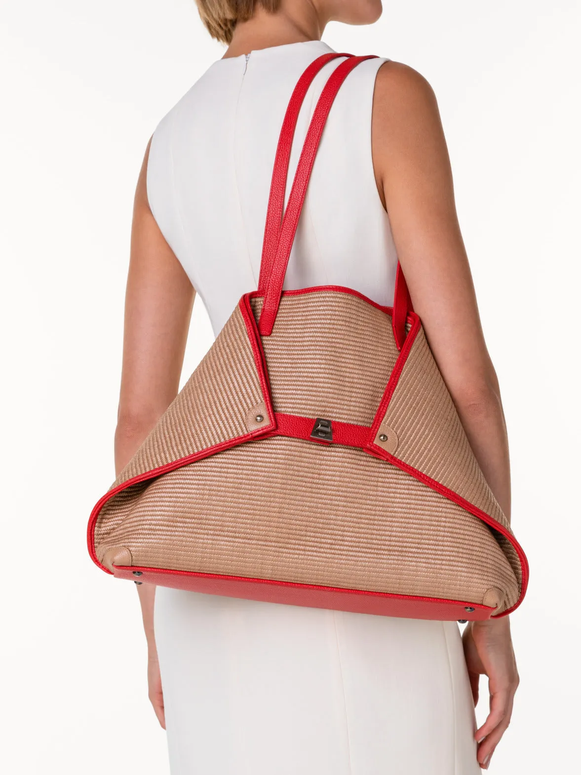 Medium Ai Shultertasche aus Raffia